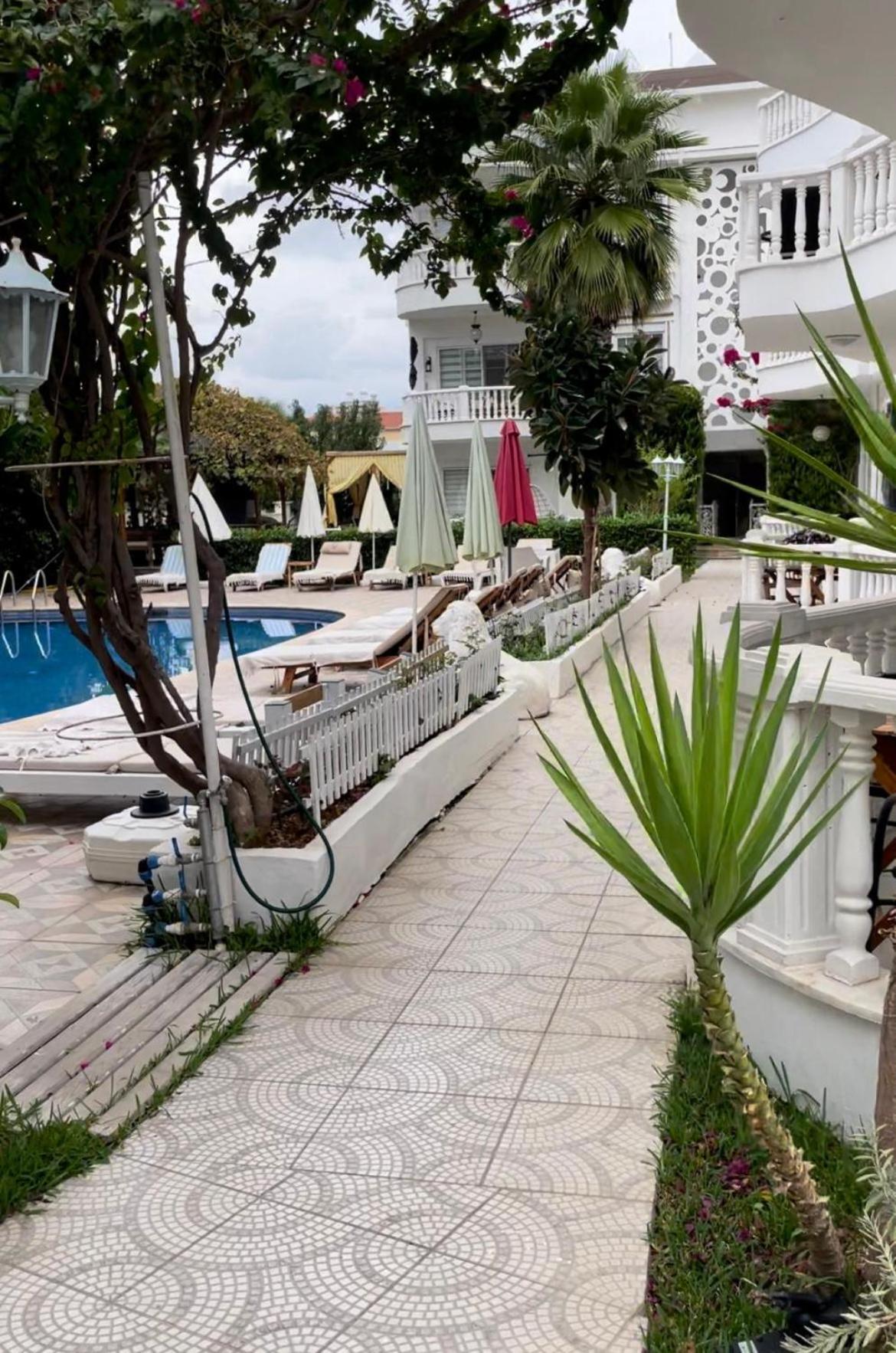 Belka Golf Exclusive Poolside